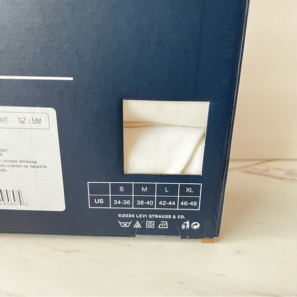 Levi's Crew Neck T-Shirts 3 Pack Size Small White Cotton Short Sleeve - Picture 7 of 7